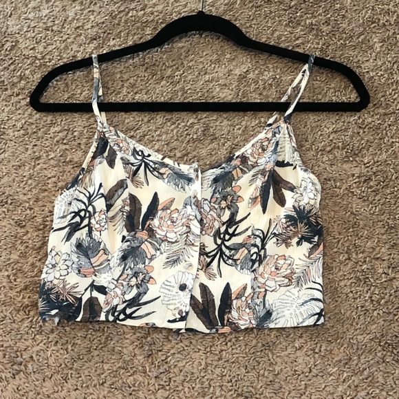 Kendall & Kylie Floral Crop Top - Picture 2 of 7